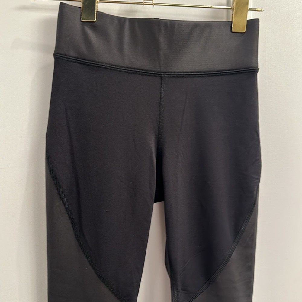 🐈‍⬛MICHI Black Mesh “INSTINCT” Workout Leggings - size XS- *worn once*🐈‍⬛ - Picture 3 of 6